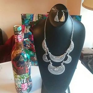 2 piece silver-toned set